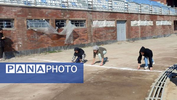 رقابت‌های دو و میدانی دختران متوسطه اول در سالن عالیپور کوهدشت 