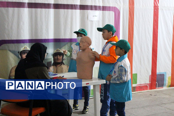 رقابت گروه‌های منتخب مدارس پسرانه استان قم در نخستین جشنواره سفیران سلامت 