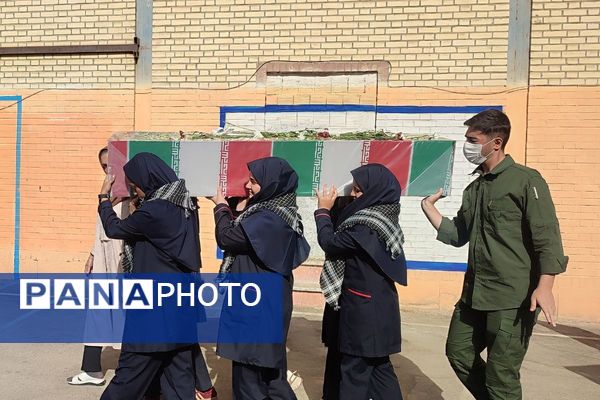 مدراس شهرستان قدس میزبان پرچم حرم امام حسین (ع) و شهید گمنام 