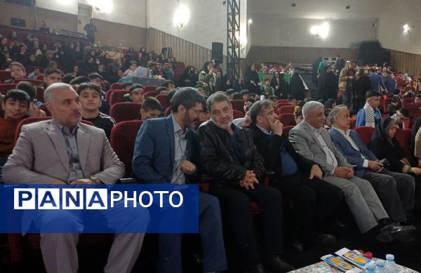 پیش‌کنگره معلمان و بیش از ۱۱۰۰ دانش‌آموز شهید منطقه ۱۶