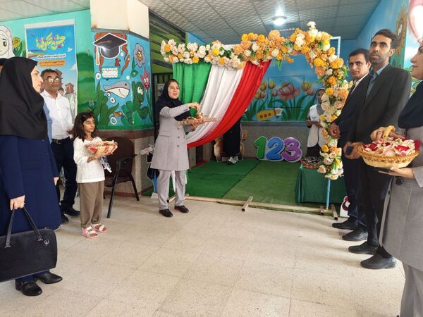 نماهای پرشور جشن شکوفه‌‌‌های میناب