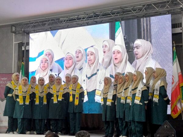 تجلیل از برگزیدگان 2 جشنواره پرورشی در شهرستان زرقان 