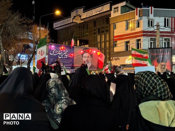 تجلی وحدت و استقامت در قروه؛ پانزدهمین شب تجمع مردم شهیدپرور