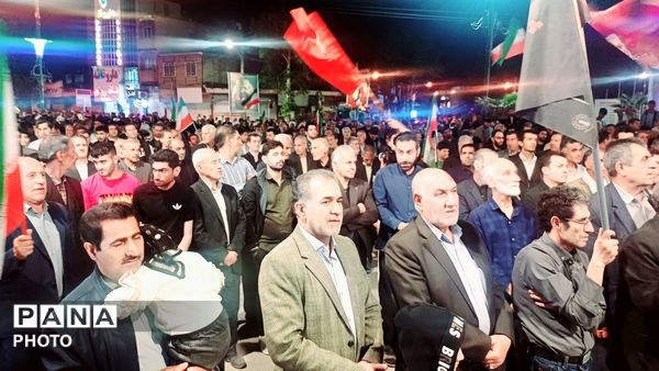 اقتدار حضور مردم کوهدشت در اجتماع شبانه