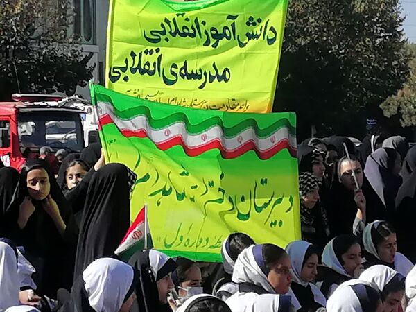 راهپیمایی با شکوه ۱۳ آبان ماه در شهرستان آباده