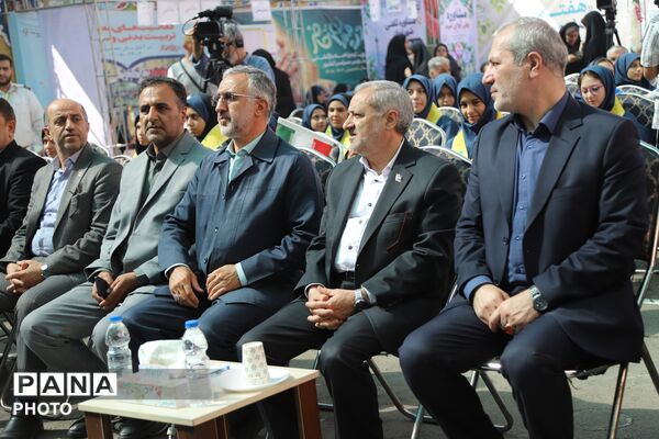 جشن شکوفه ها با حضور وزیر آموزش و پرورش 