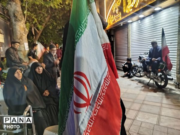 مردم در کنار هم، شب های همیشگی را رقم می زنند
