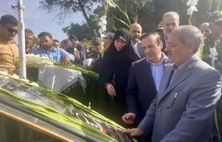 ادای احترام وزیر آموزش و پرورش به مقام شامخ شهدای قزوین