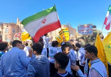 تجمع مردم شاهین‌دژ در محکومیت ترور شهید نصرالله