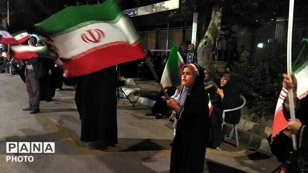 گذری بر میدان حافظ در   هشتاد و پنجمین شب از اجتماعات مردمی نیشابور