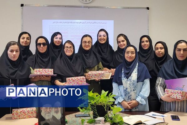 جلسه شورای معلمان دبیرستان نمونه دولتی ولایت