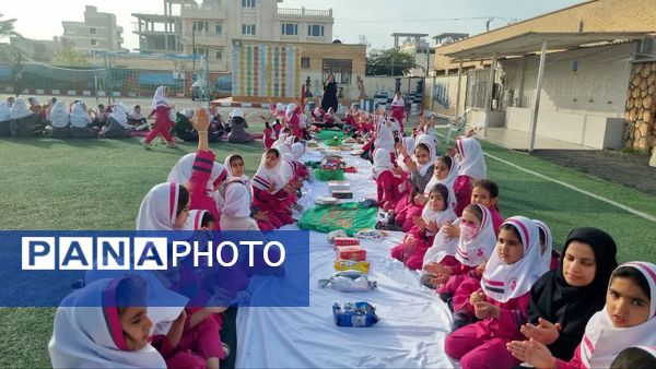 مدرسه‌ای به رنگ انتظار؛ جشن مهدوی در قاب لبخند دانش‌آموزان