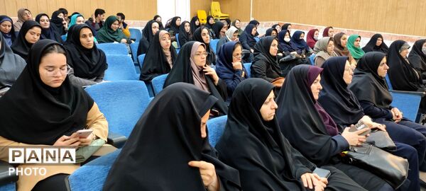 کارگاه آموزشی فرصت های متنوع یادگیری آموزگاران ابتدایی در کانون سمیه شهرستان شیروان 