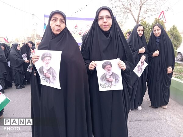 قیام معلمان و دانش‌آموزان شهرستان جعفرآباد برای خونخواهی امام شهید
