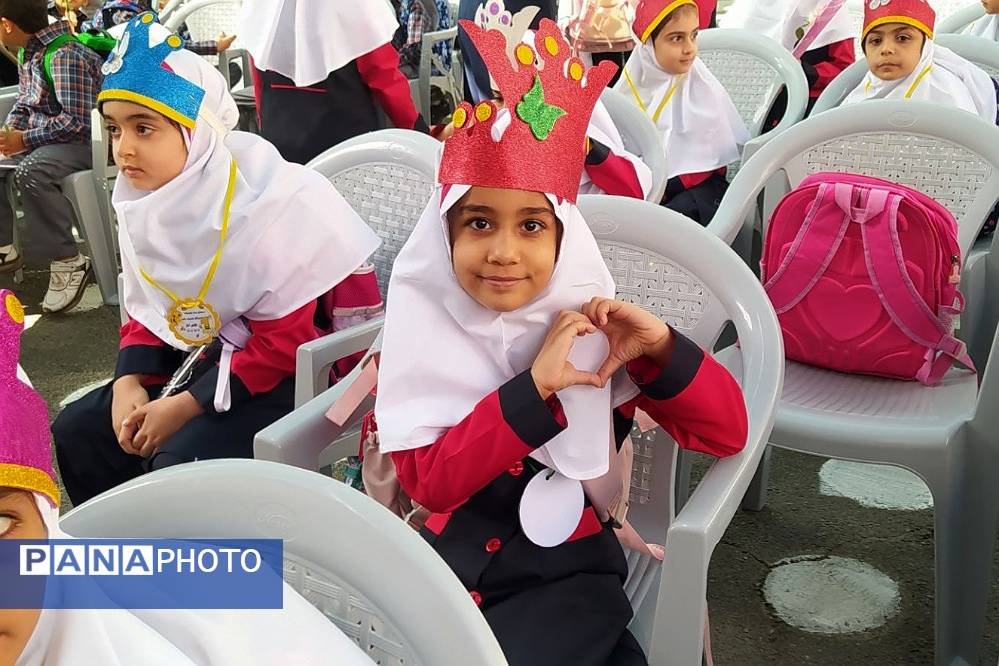 آغاز سال تحصیلی نو با شور و هیجان جشن شکوفه‌ها در مدارس پیشوا