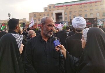 امروز پرچم دفاع از آقا اباعبدالله الحسین و پرچم پیروزی اسلام در دست ولی فقیه است