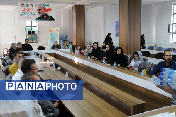 نشست اصحاب رسانه شهرستان سامان با مدیرکل فرهنگ و ارشاد اسلامی استان چهارمحال و بختیاری