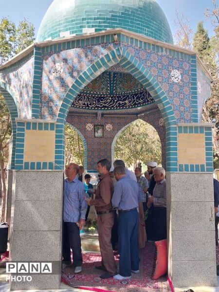 غبارروبی مزار شهید گمنام شهرک امام حسن(ع) قم
