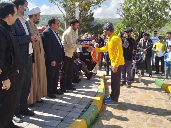 همایش پیاده‌روی خانوادگی و جشن میلاد دهه کرامت در شهرستان راز و جرگلان