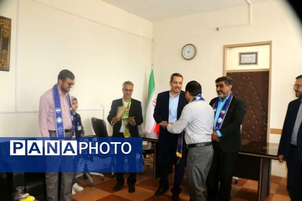 تجلیل از دانش‌آموز خبرنگاران پانا