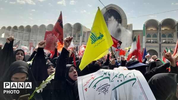 تجدید میثاق با آرمان‌های انقلاب، تهران در سوگِ رهبر شهید یکپارچه سیاه پوش شد