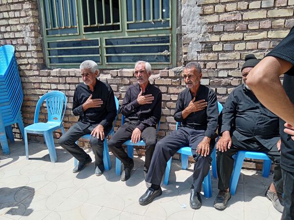 هیئت زنجیرزنی در روستای فیض آباد در صبح عاشورای حسینی 