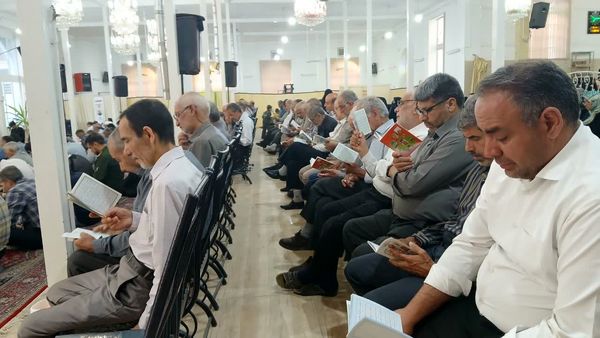 مراسم قرائت پر فیض دعای امام حسین (ع) در روز عرفه در حسینیه مرکزی آباده