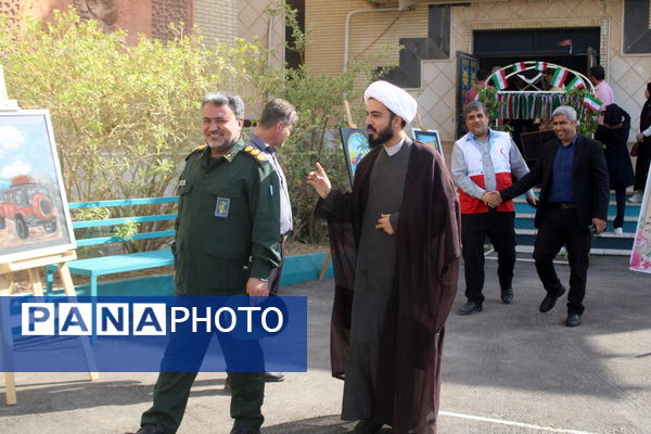 نواختن زنگ آغاز سال تحصیلی ۱۴۰۴-۱۴۰۵ در بوشهر