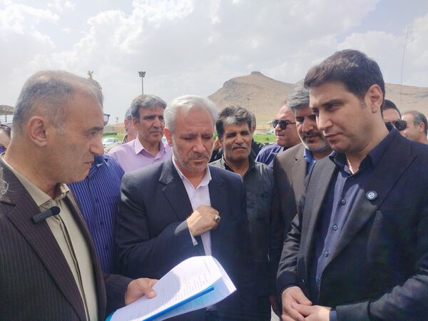 دیدار استاندار کردستان با خانواده شهدای حملات تروریستی رژیم صهیونیستی و بازدید از طرح‌های توسعه‌ای قروه