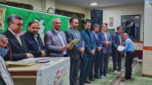 مراسم تجلیل از مقام معلم در شهرستان اشتهارد
