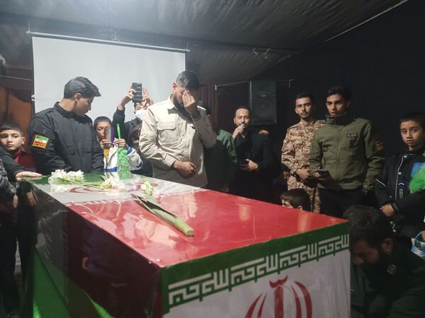 تشییع پیکر شهید گمنام در نمایشگاه یاس کبود 