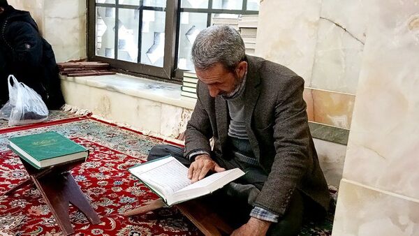 تلاوت دسته جمعی قرآن به مناسبت ماه مبارک رمضان