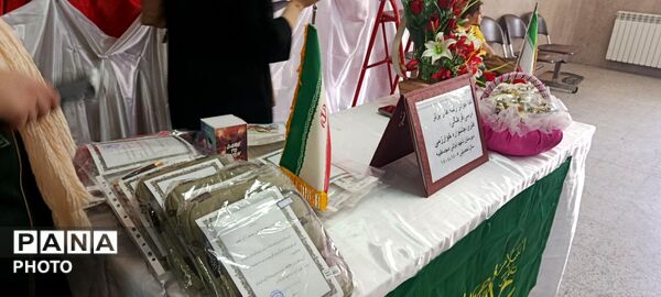 تقدیر از نفرات برتر درسی فرهنگی و هنری جشنواره خوارزمی همزمان با عید غدیر