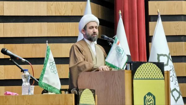 همایش زیست عفیفانه با موضوع عفت و حجاب در تالار ایوان‌ری