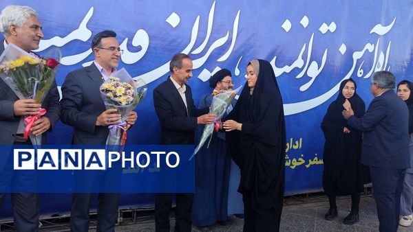 استقبال از برگزیدگان شانزدهمین المپیاد ملی فرش دستباف در مشهد
