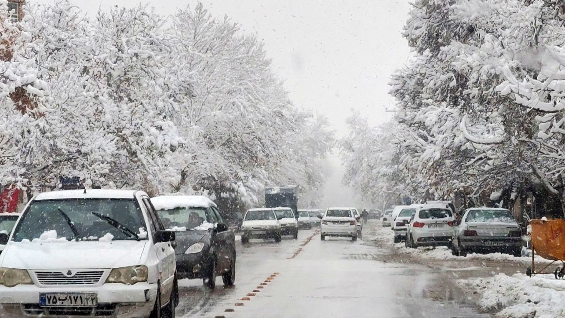 وقتی زمین زیر لحاف سفید برف به خواب میرود