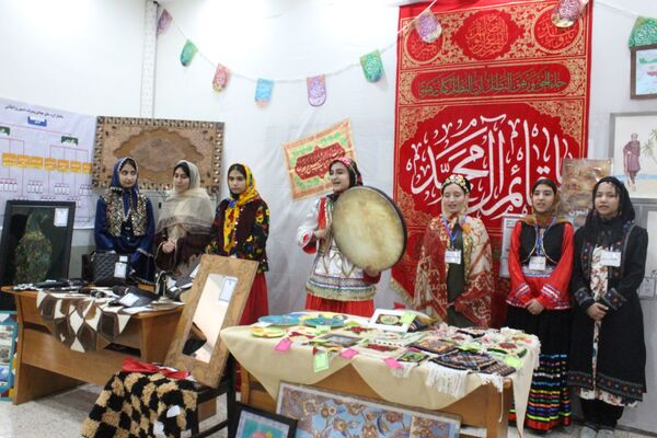 جشن ایرانمون در دبیرستان نمونه دولتی مهشید مصلی‌نژاد