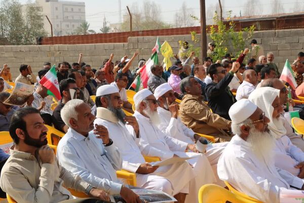 مردم بندرخمیر با حضور یکپارچه در ۲۲ بهمن اقتدار خود را فریاد زدند