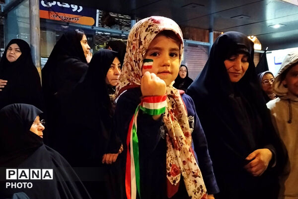 جلوه ای از حضور کودکان در دل میدان