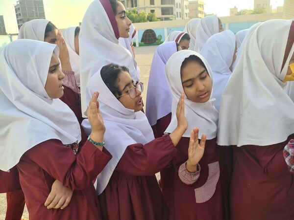آیین افتتاحیه هفته «سفیران سلامت» در مدرسه شهید ابراهیم تنیده 