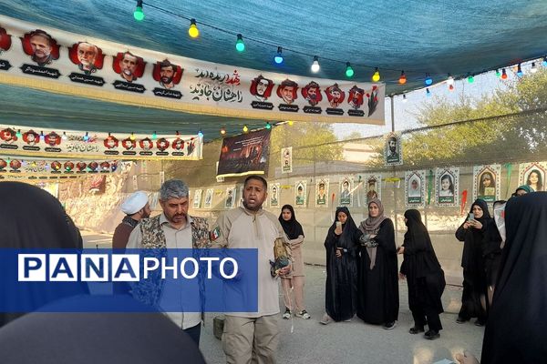 اولین روز حضور دانش‌آموزان دختر منطقه کهریزک در یادمان ‌های مناطق عملیاتی جنوب ایران