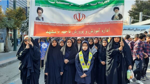  راهپیمایی ۱۳آبان روز ملی استکبار ستیزی و روز دانش آموز 