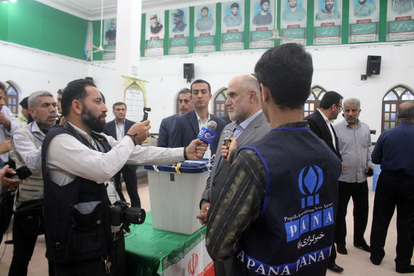 حضور پرشور مردم ولایت‌مدار بوشهر در پای صندوق‌های رأی