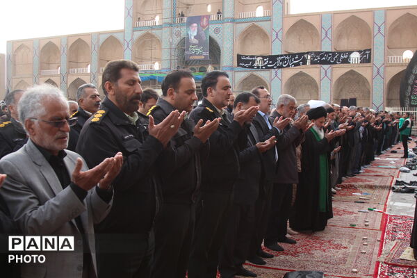 برپایی باشکوه نماز عید فطر در یزد