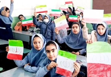 جشن دهه فجر در دبیرستان فرزانگان ۴ ناحیه چهار کرج