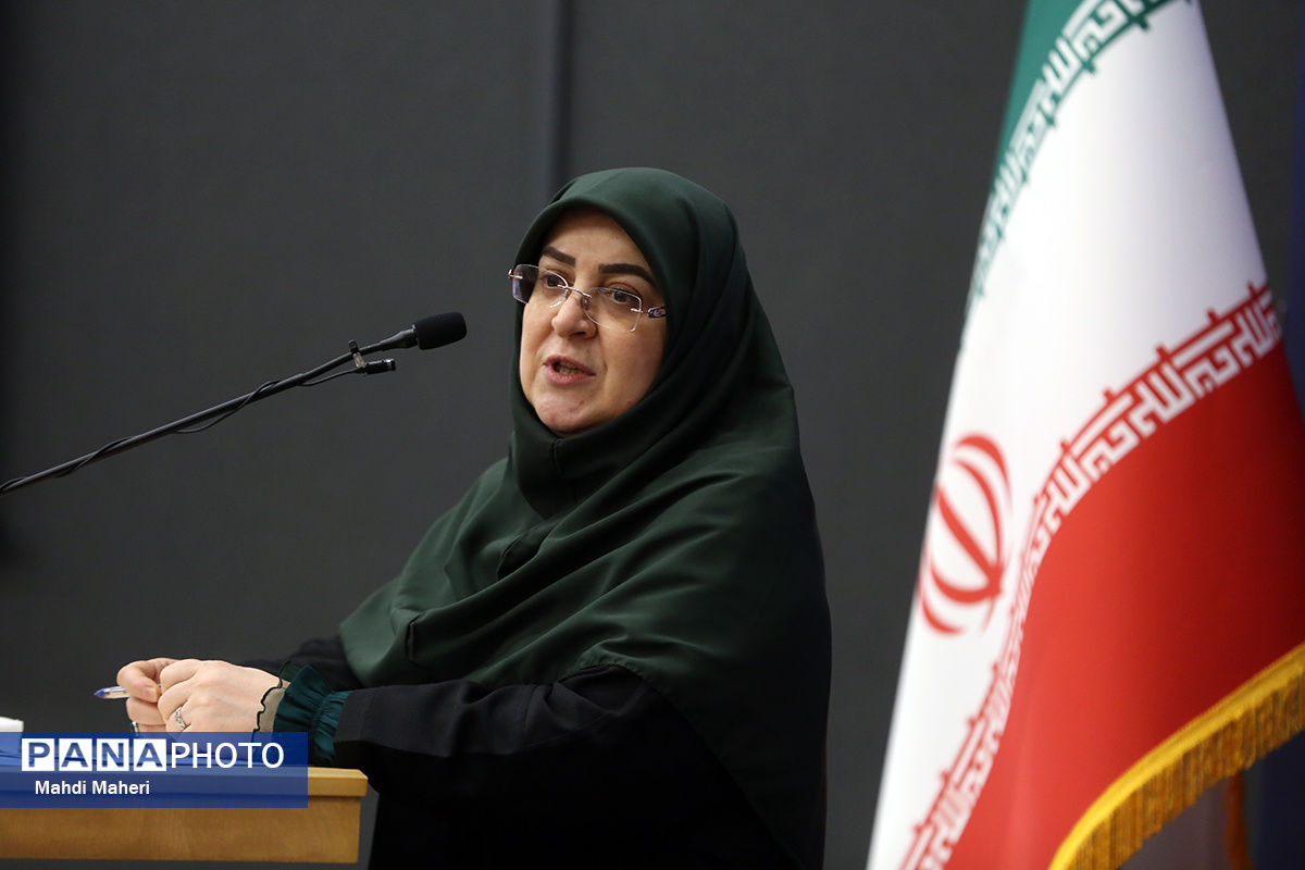 مهاجرانی: رئیس جمهور بر واگذاری اختیارات وزرا به استانداران تاکید دارد