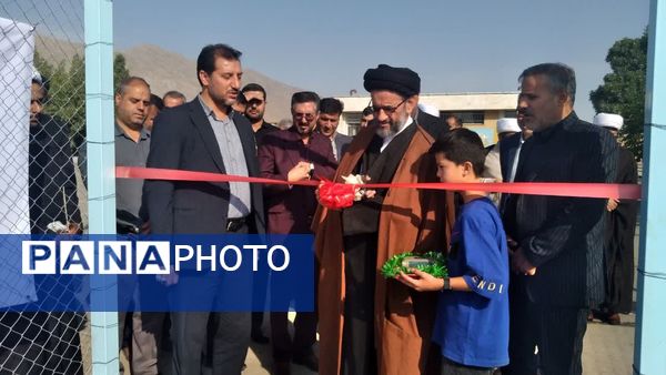  افتتاح اولین زمین ورزشی درون مدرسه‌ای تایل‌کورت استان مرکزی درمدرسه زینب کبری(س) شازند 