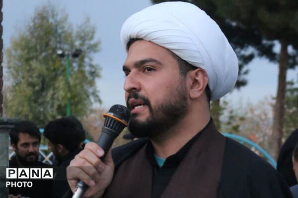 قرچک، نوروز را با اقتدا به شهدا آغاز کرد