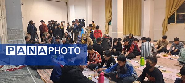 ضیافت افطاری و قرائت جزء هفتم قرآن کریم در مسجدالرضای نیشابور 