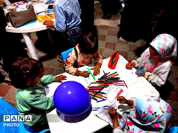 غرفه هایی در کناره های تجمعات شبانه کاشمر